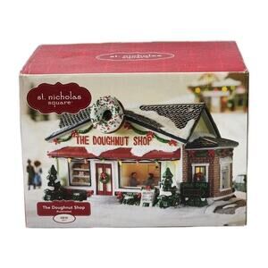 St Nicholas Square The Doughnut Shop Christmas Village Collection / Original Box